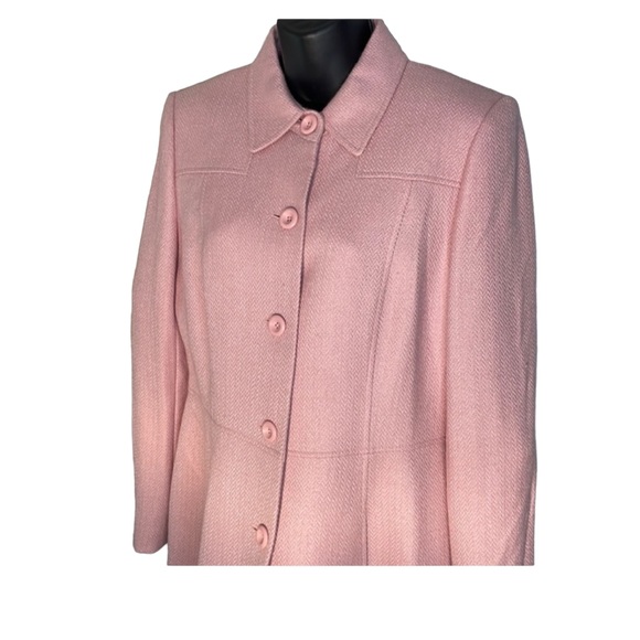 ISABELLA DeMARCO woman’s pink coat, size 8, GUC - Picture 3 of 10